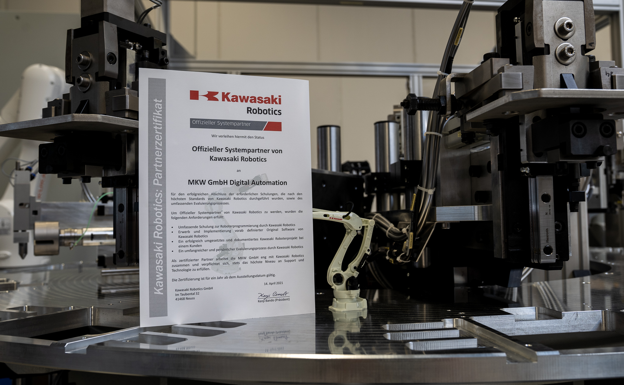 Rezertifizierung als Systempartner von Kawasaki Robotics